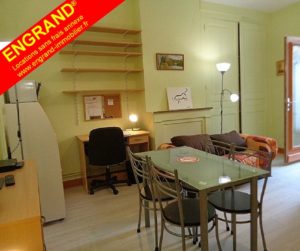 Studio meublé Arras, avec cour, charges comprises. www.engrand-immobilier.fr