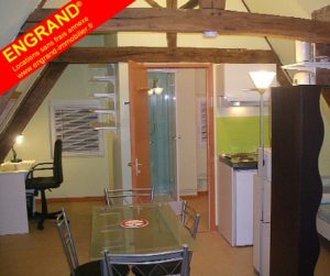 Studio meublé Arras, avec poutres apparentes, laverie ENGRAND, www.engrand-immobilier.fr